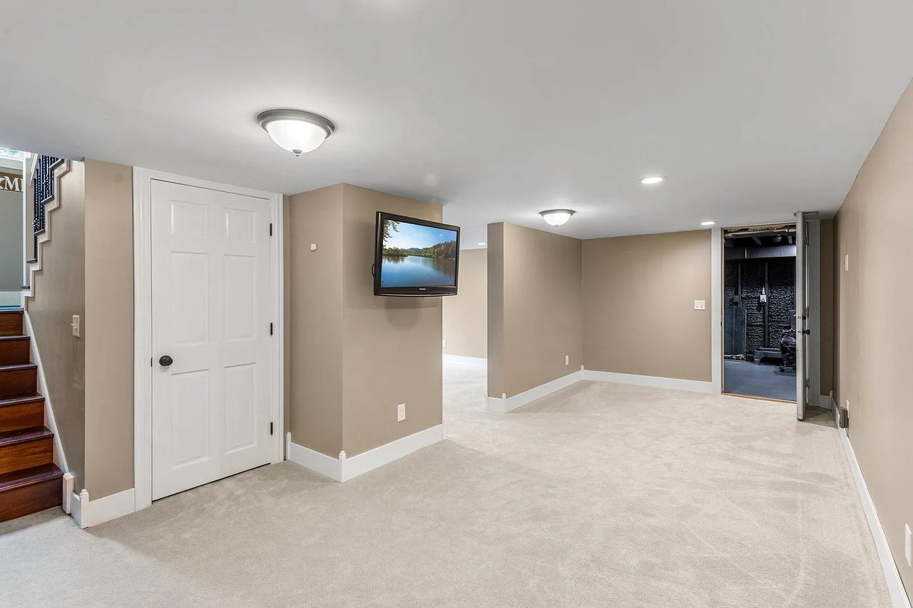Updated Rambler in the Heart of Minnetonka