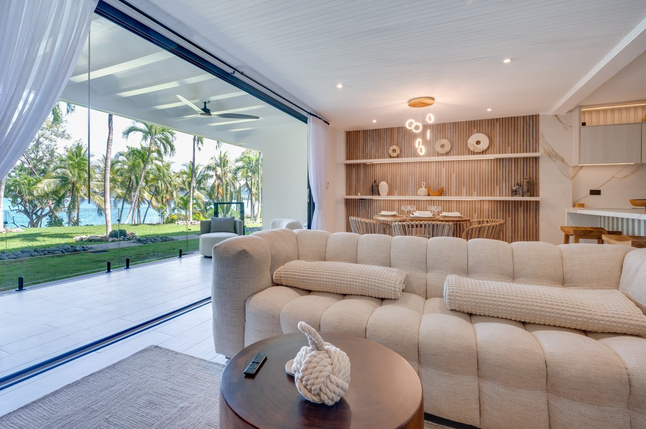 Flamingo Marina Cove 416 – Beachfront Condo