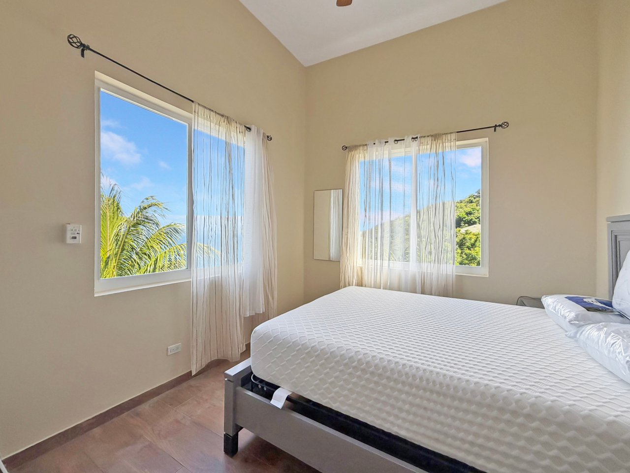 1120 Rogue's Bay 1 Bedroom Apartment