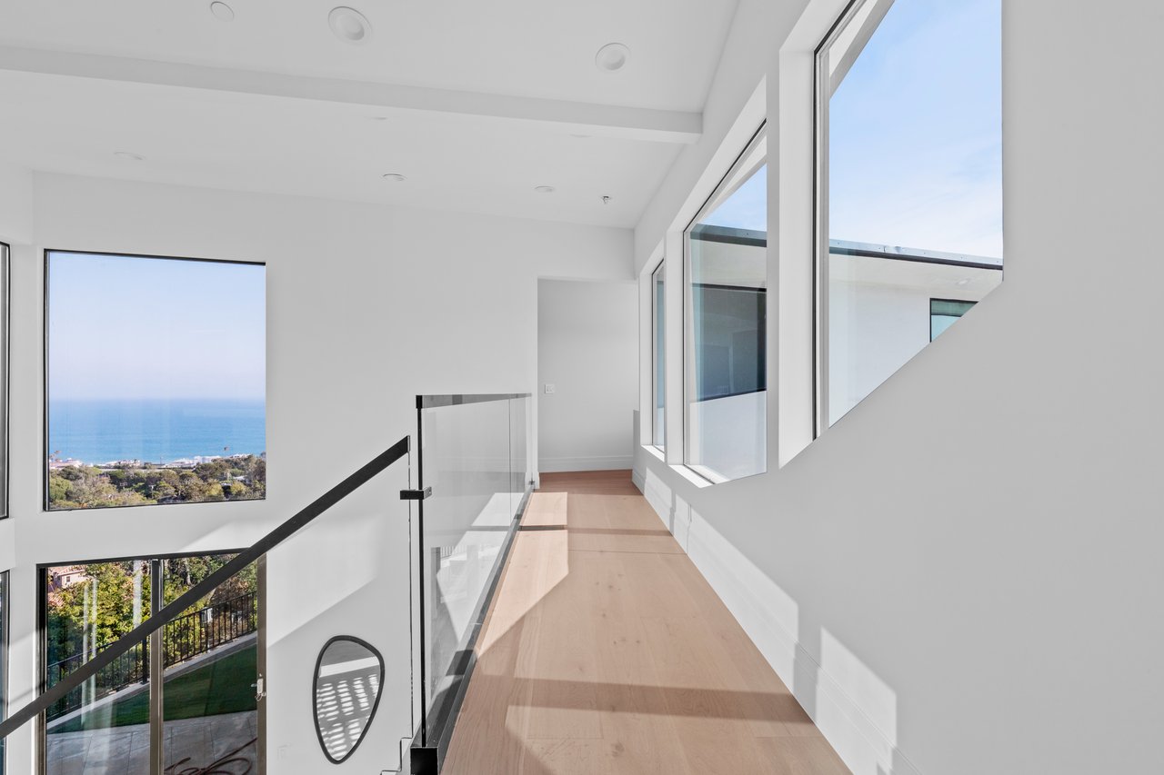 Luxurious Architectural Estate