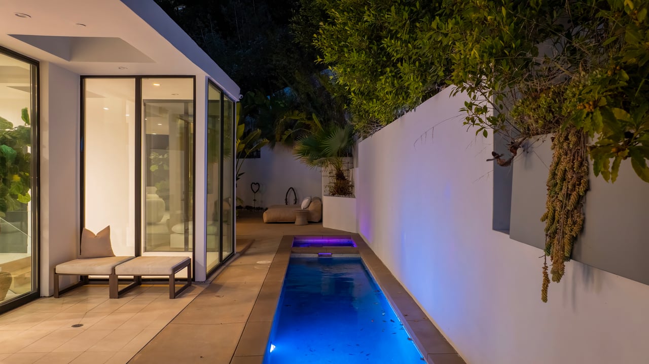 1516 Forest Knoll Dr, Sunset Strip