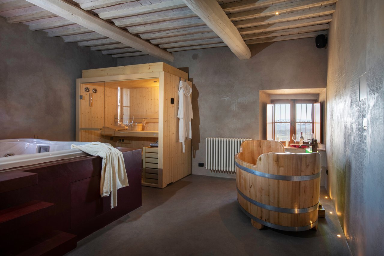 Country Luxury Home For Rent in Valdorcia