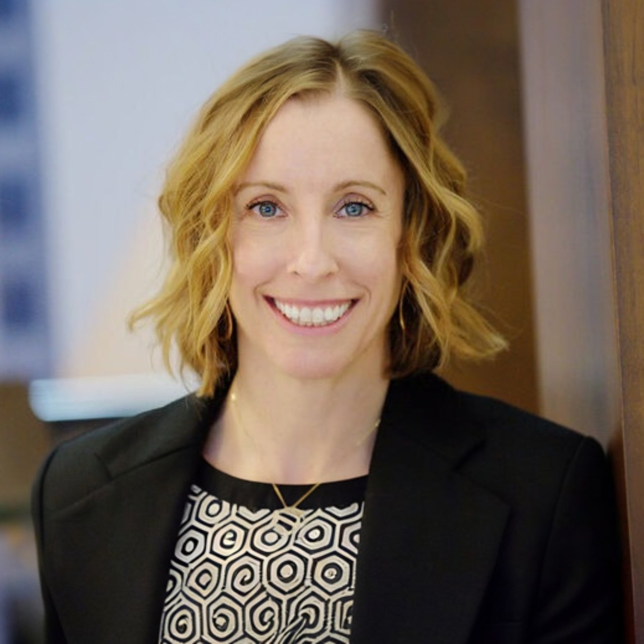 Stephanie Schuessler Bellevue, WA Real Estate Agent Headshot