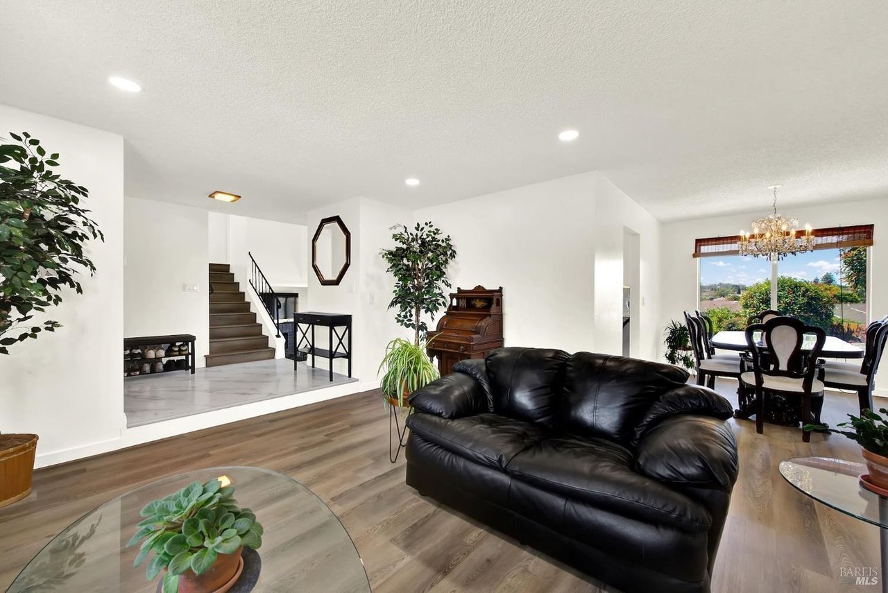 1305 Corcoran Ave