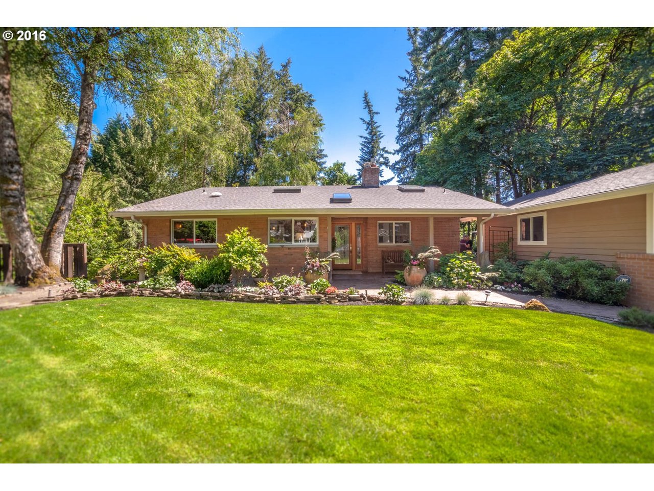 4550 DOGWOOD DR 