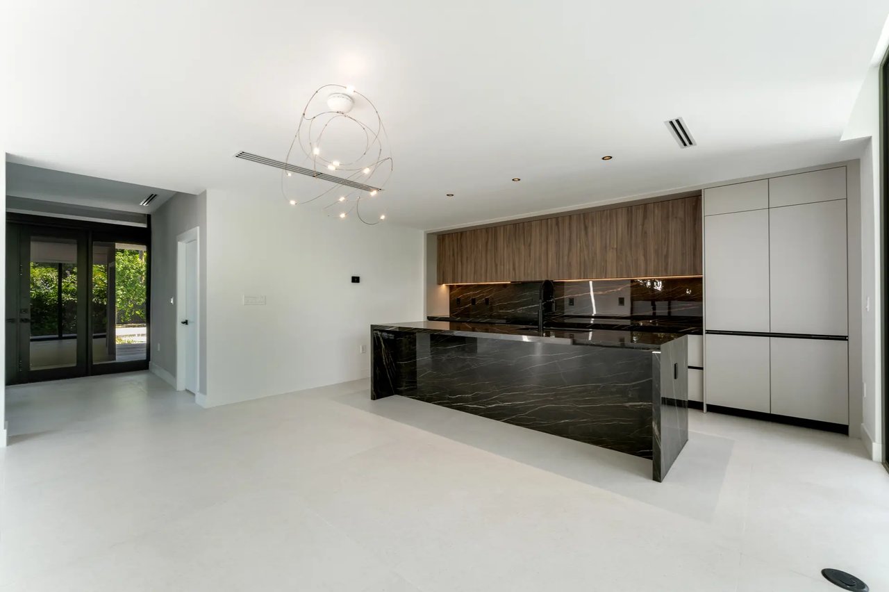 3310 Elizabeth Street