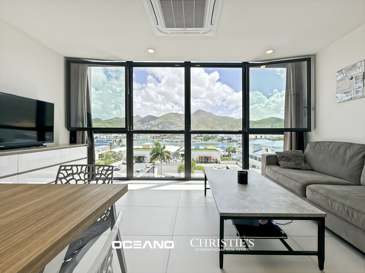 THE HILLS RESIDENCE - 1-Bedroom Apartment with Lagoon View 