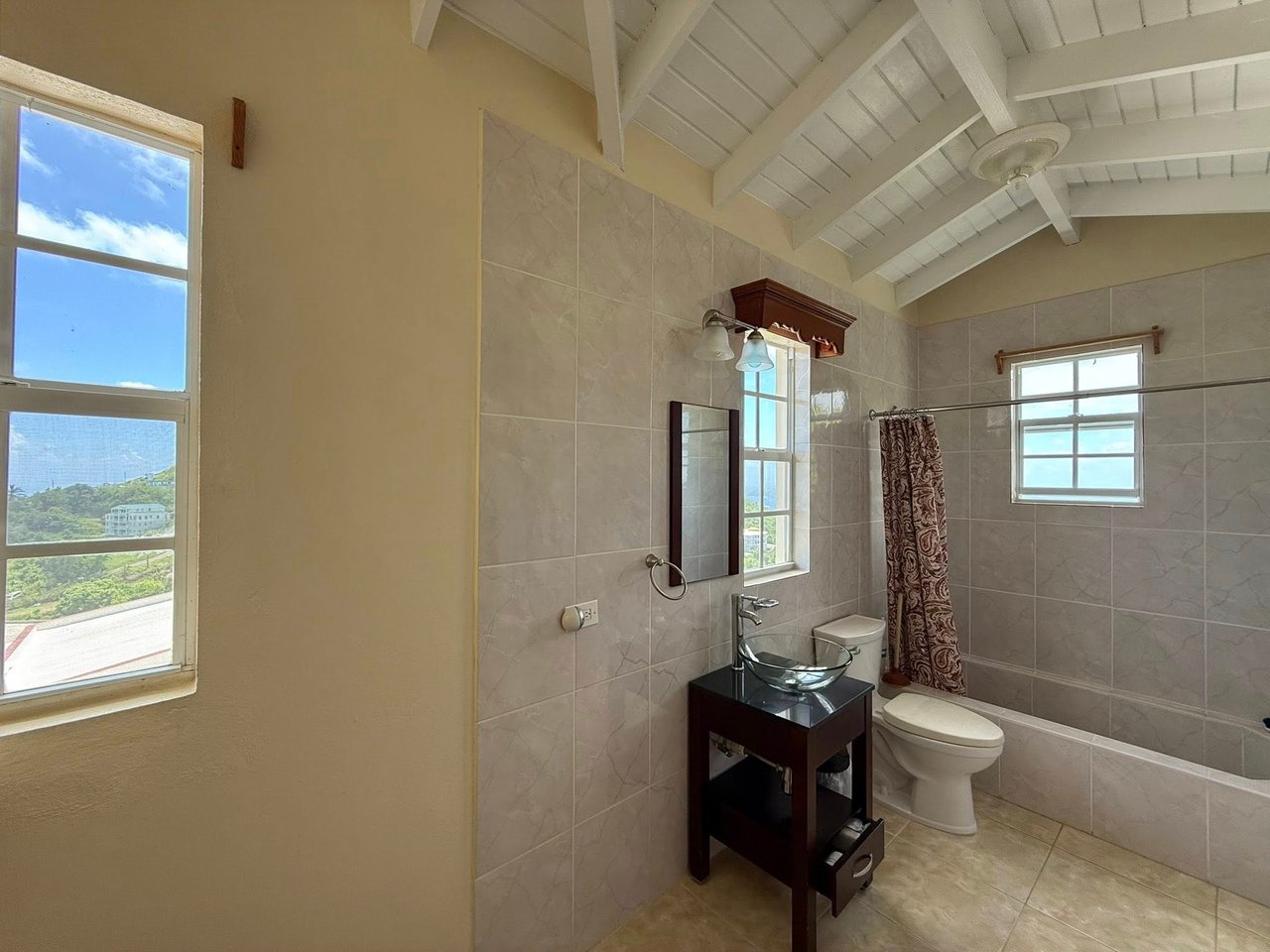 1073 Fort Hill 2 Bedroom Apartment