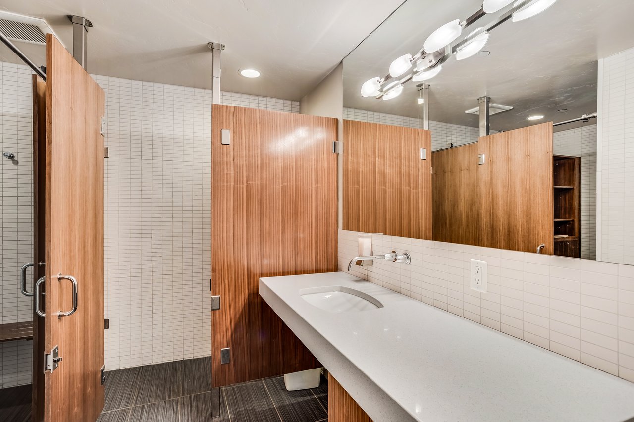 Modern Elegance Meets Mountain Comfort