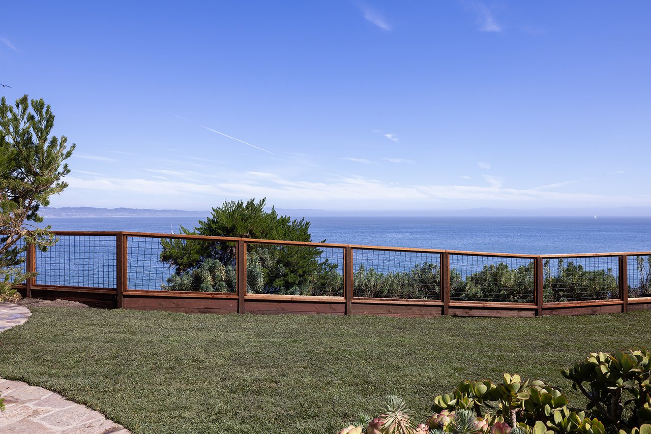 Capitola Oceanfront Retreat - 4840 Cliff Drive