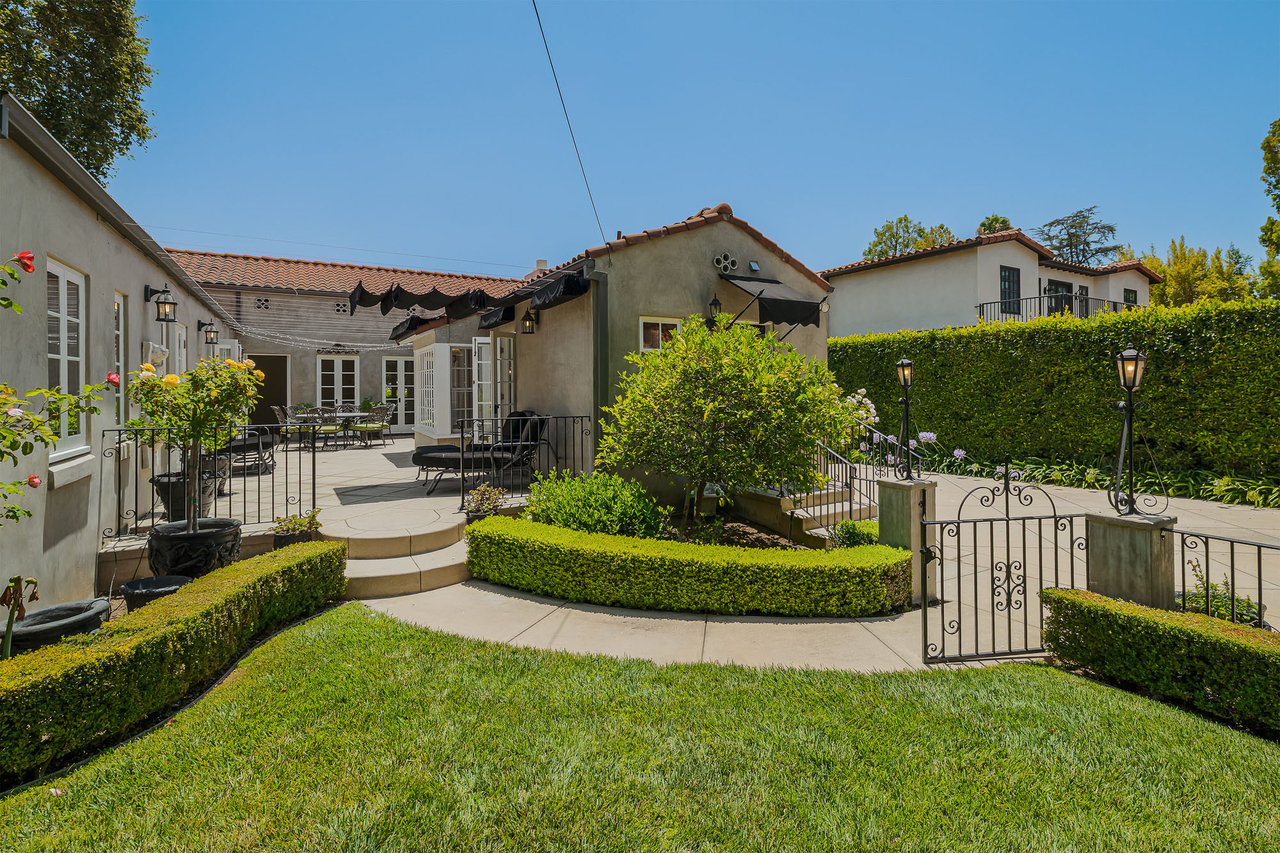 1243 Rossmoyne Avenue