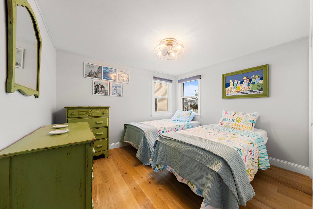 216 Taylor Ave, 1st Floor Unit