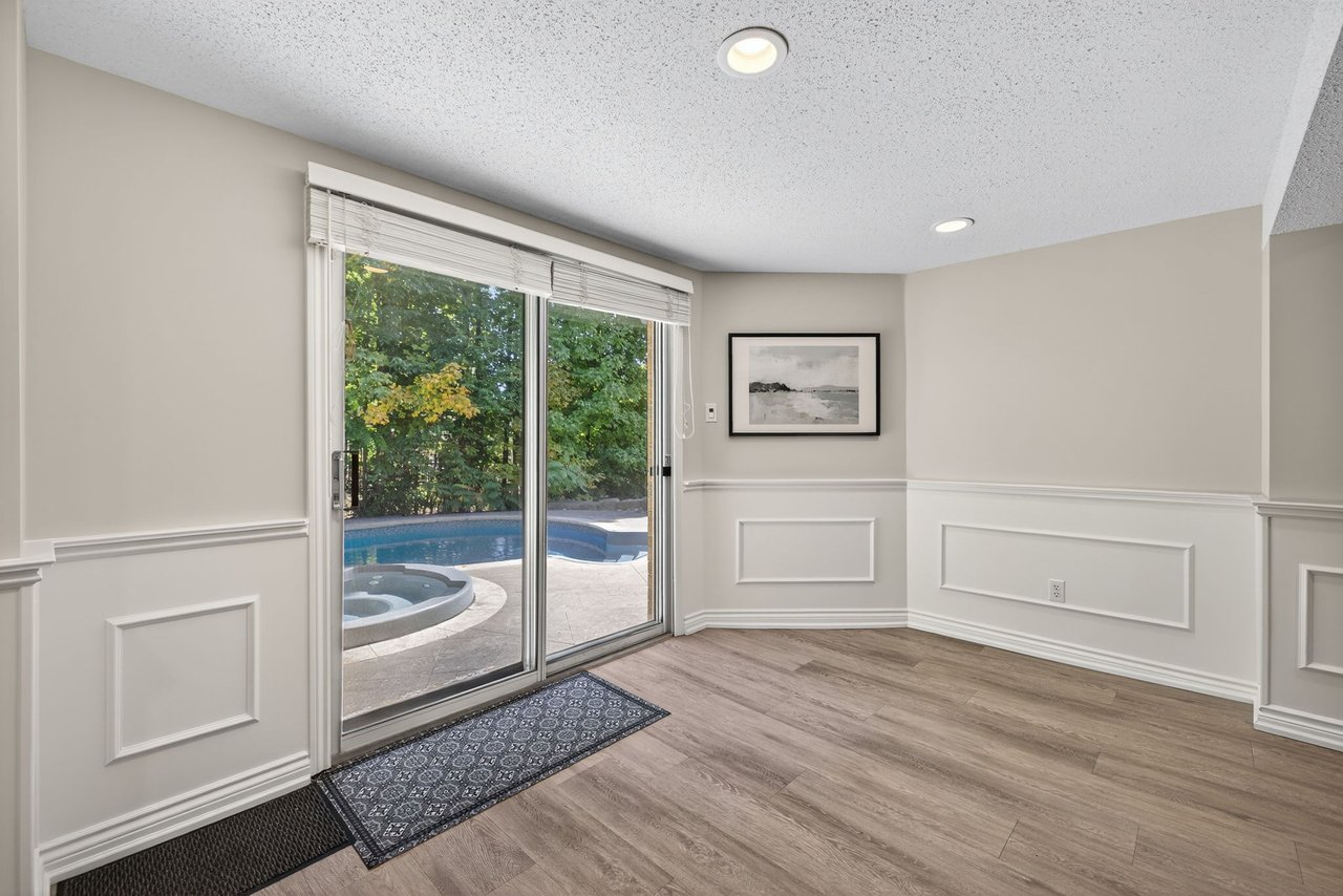 6 Falling Leaf Crt, Aurora