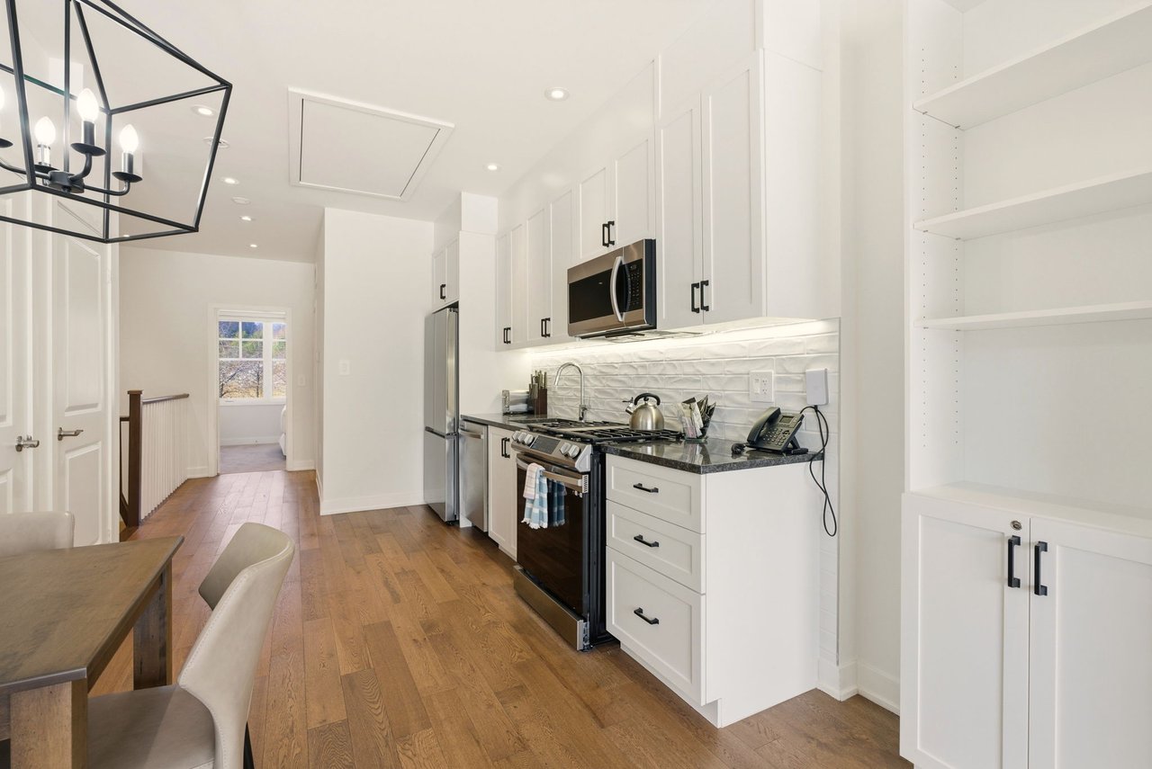 1869 MUSKOKA RD 118 WEST ROAD