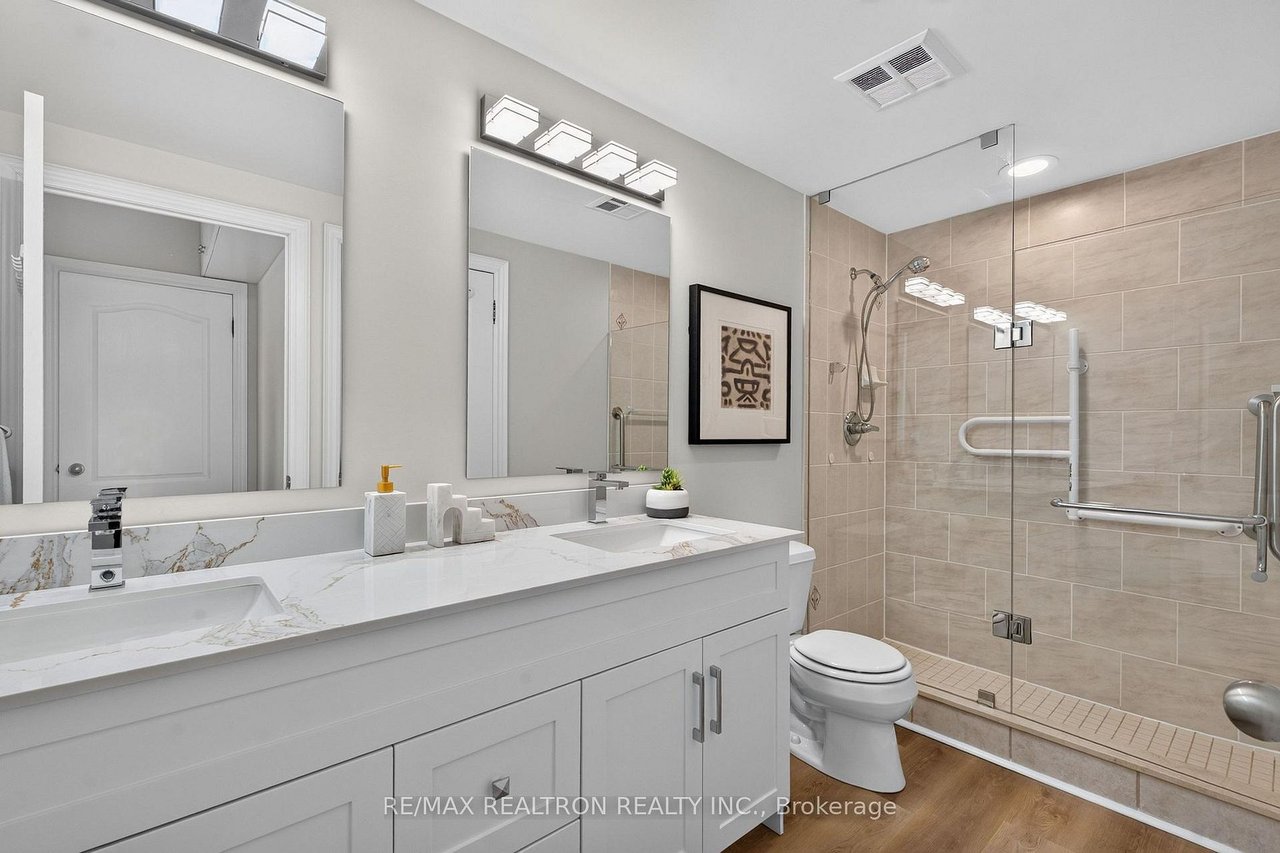 NORTH YORK LUXURY 