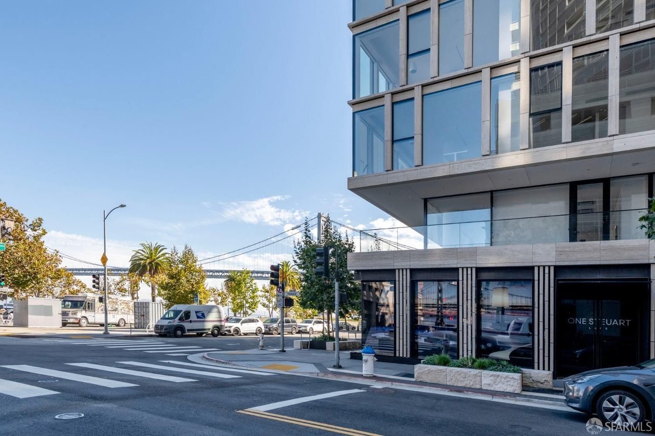 1 Steuart Street, Unit 1005