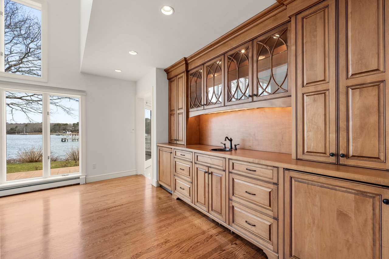 Breathtaking views over West Bay and Eel River