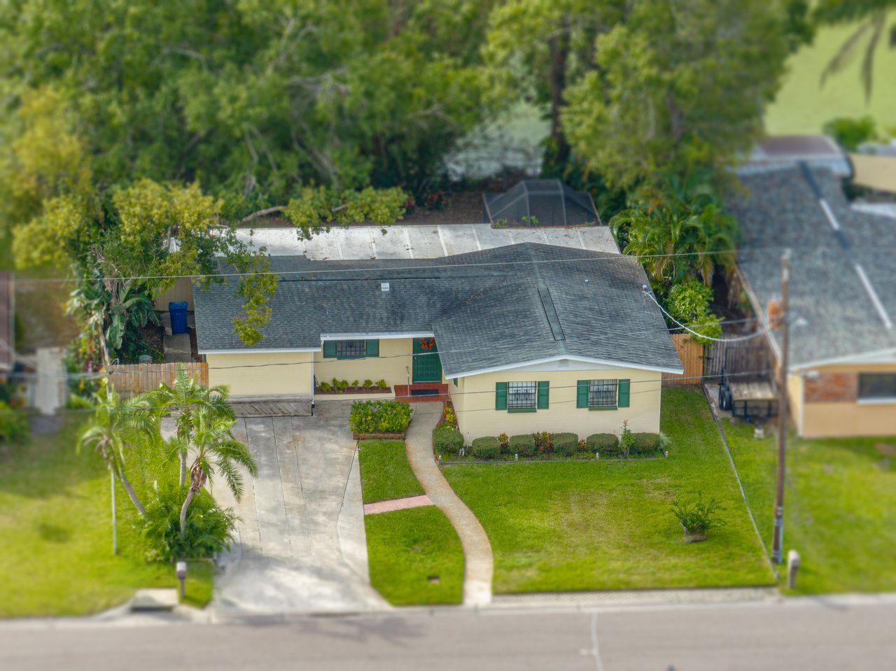 2702 Auburn Avenue W