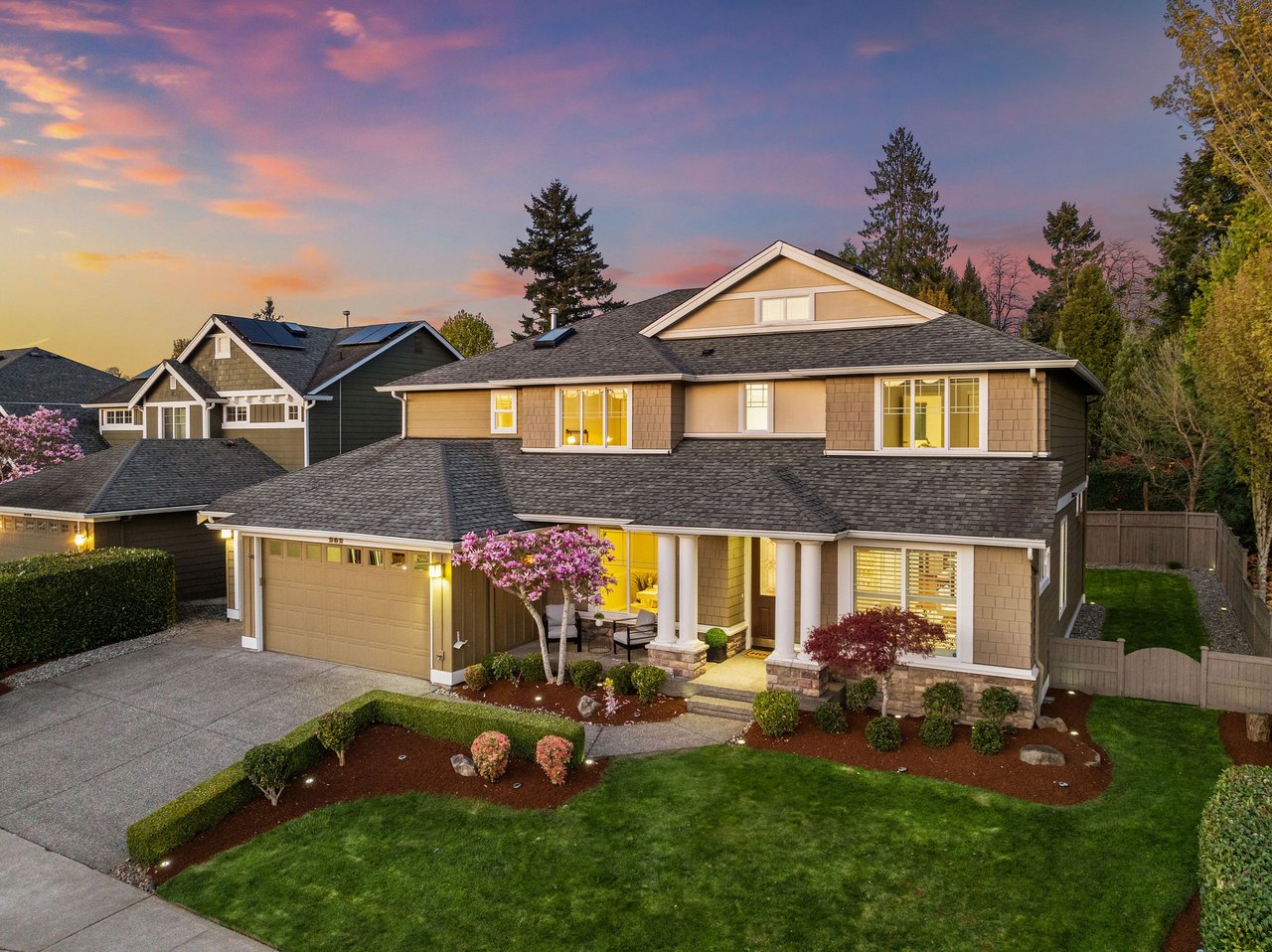 202 Chelan Ct NE