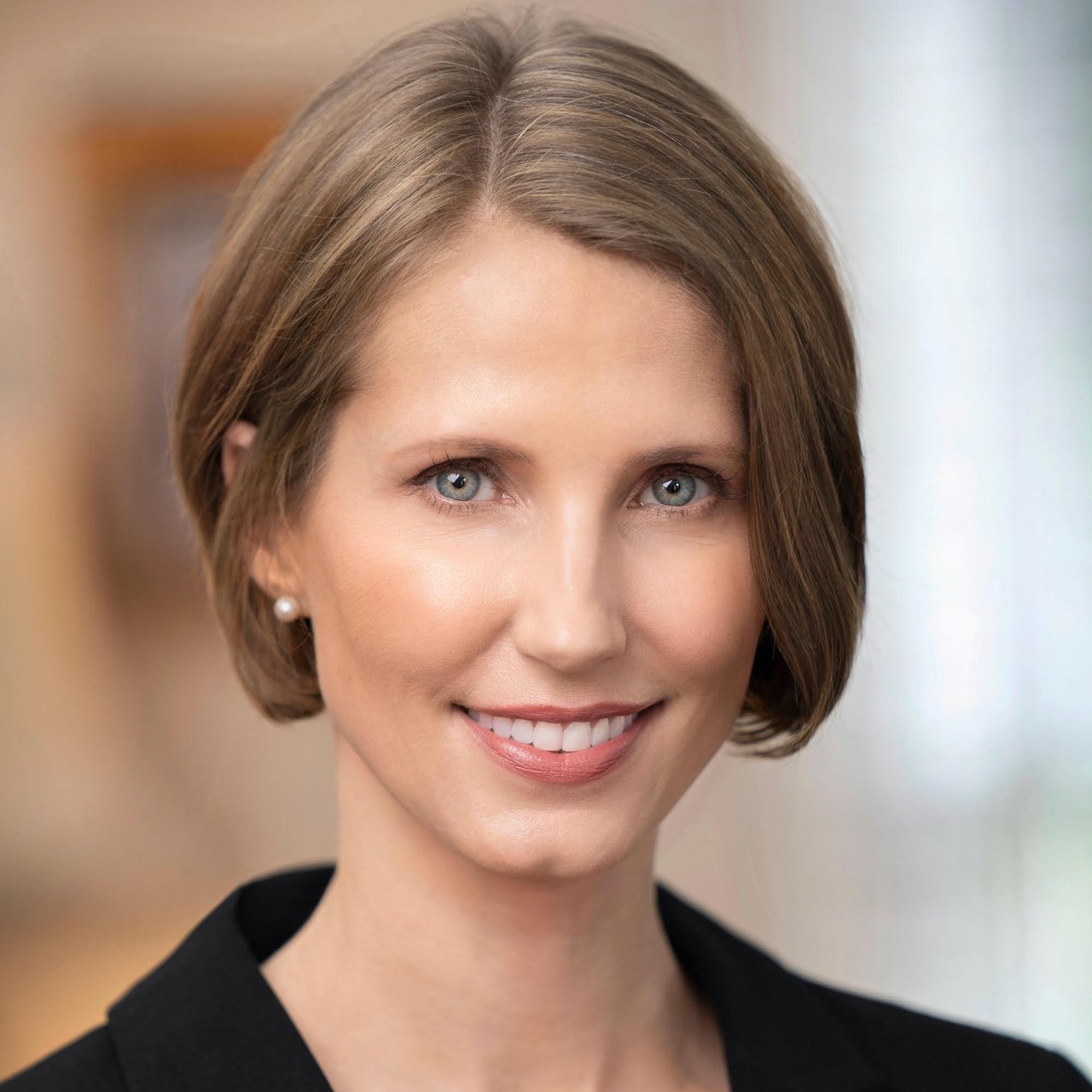 Heidi Camp Gainesville, Virginia Real Estate Agent Headshot