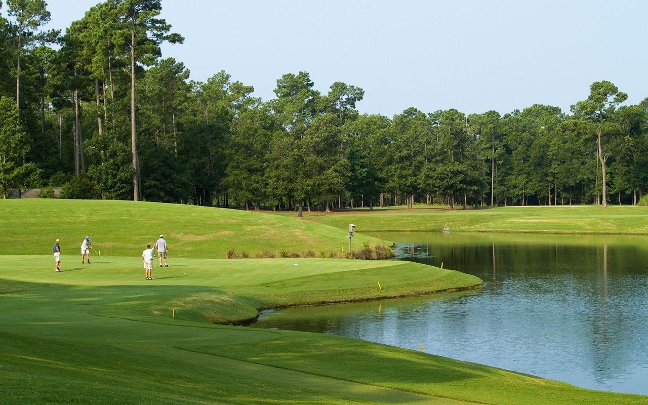 Hollytree Country Club
