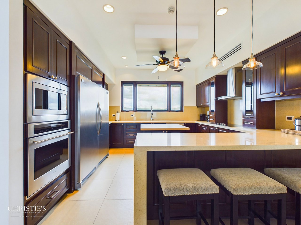 360 - 310 Splendor Penthouse