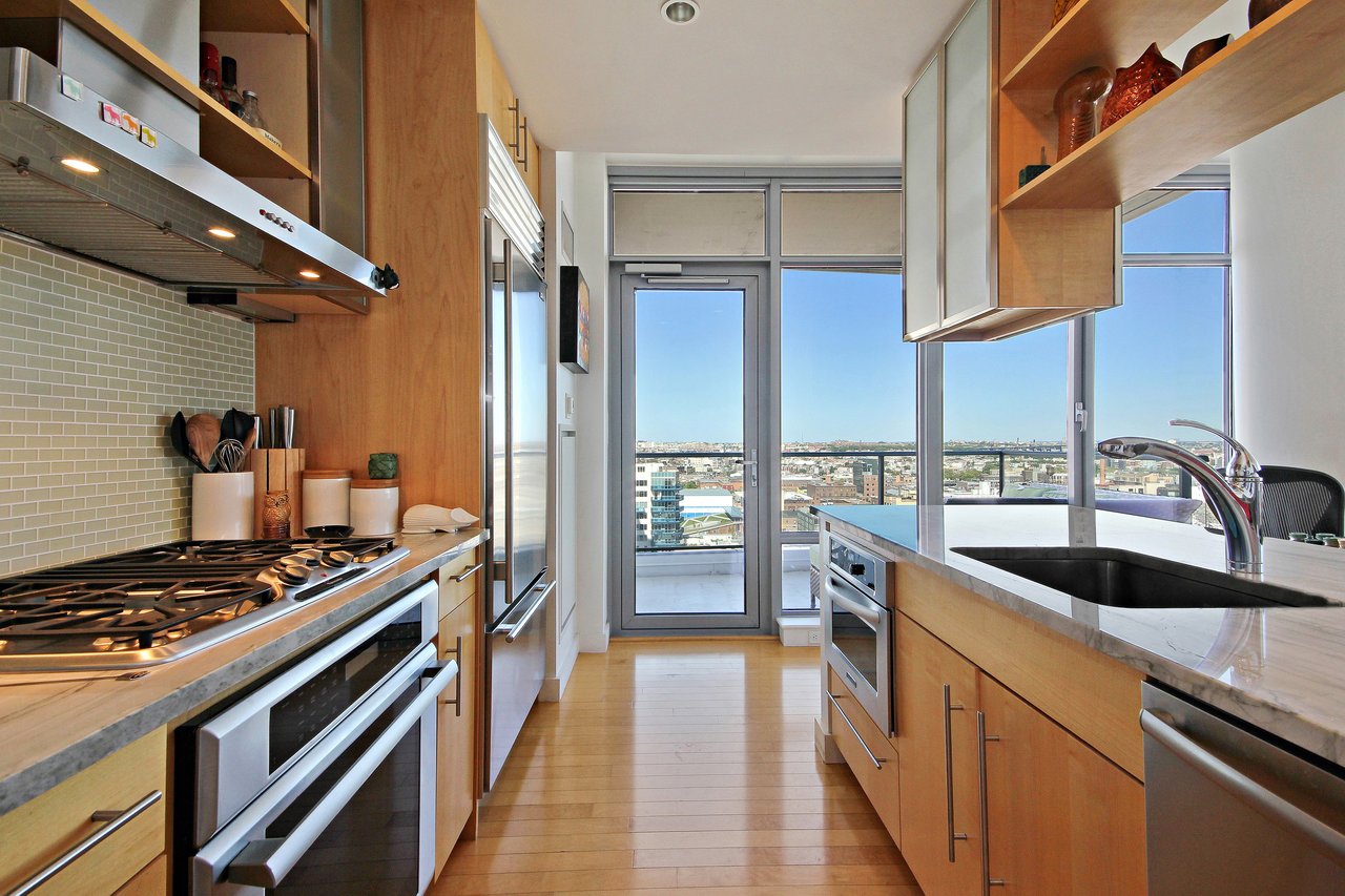 1 NORTHSIDE PIERS Unit: 20J