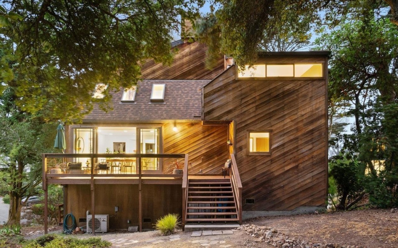 2112 Manzanita Dr