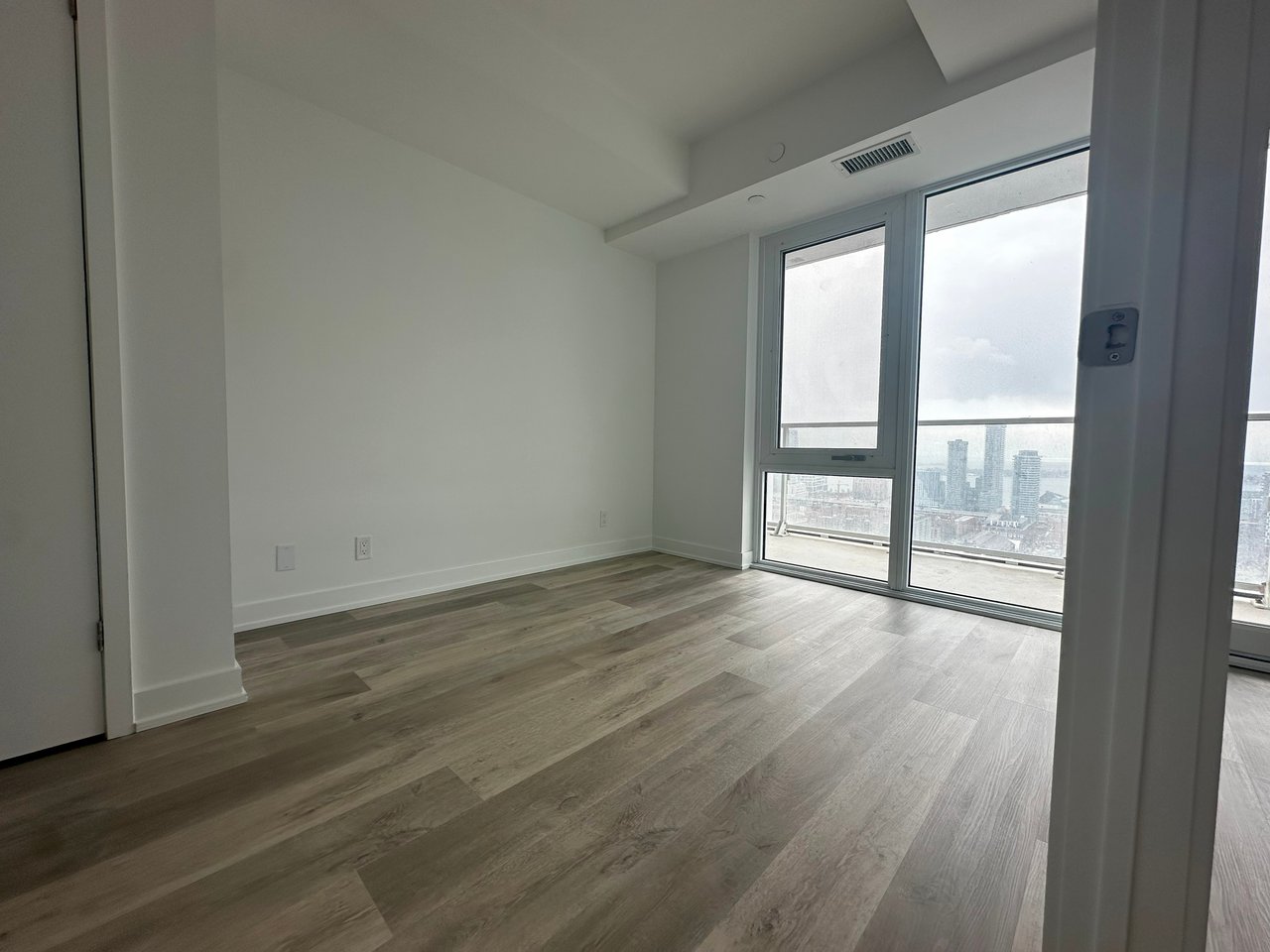 88 Queen St E #3508, Toronto