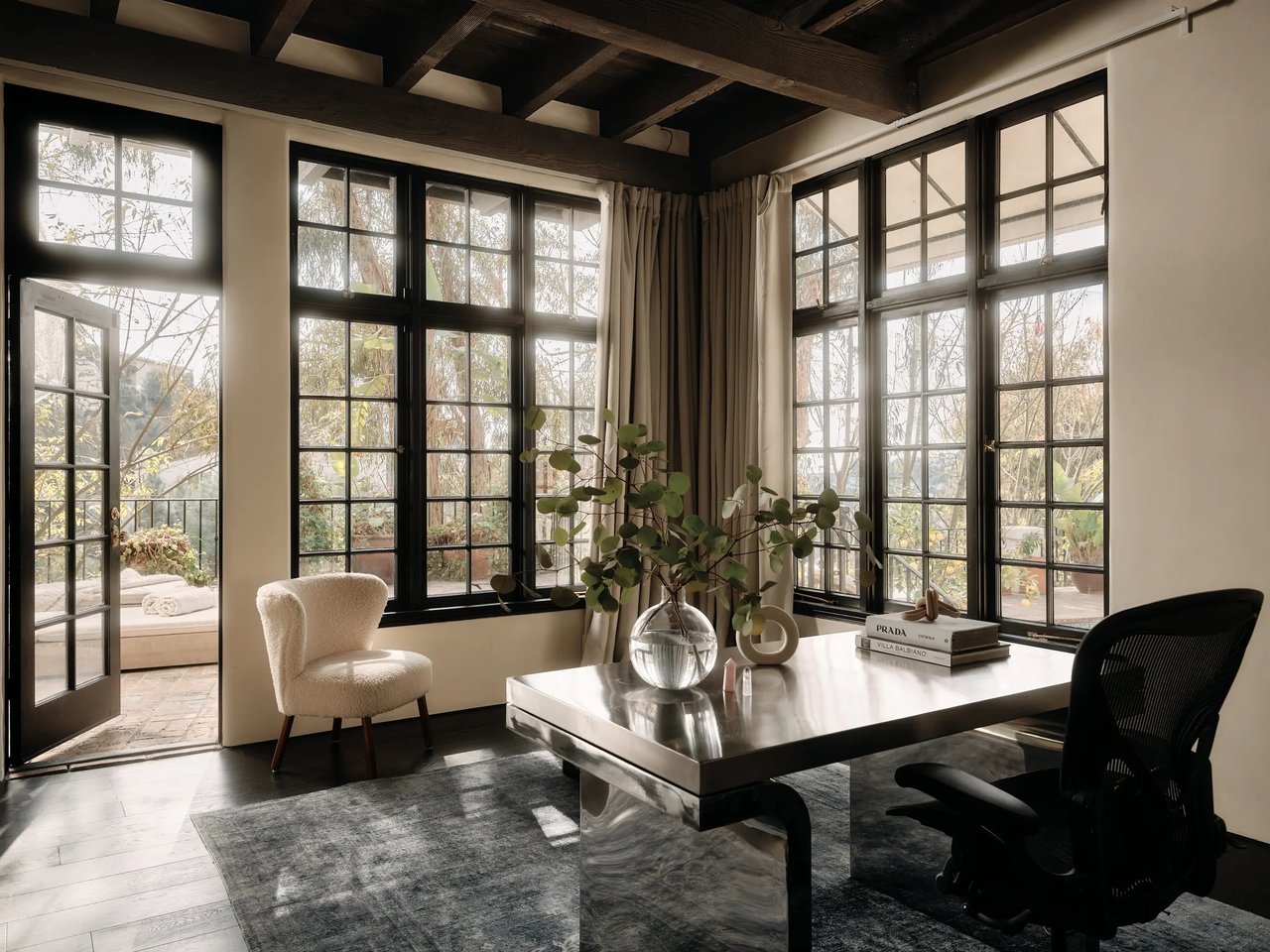 2729 Nichols Canyon Rd