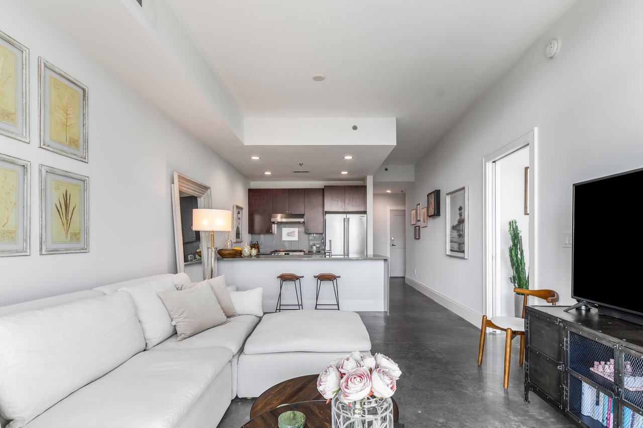 905 Juniper Street NE Unit 704