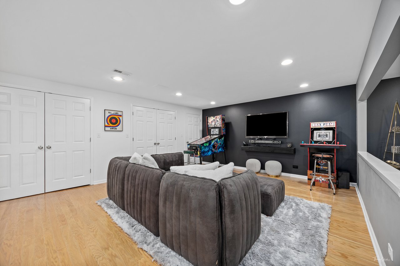 1950 Elmore Ave, Downers Grove