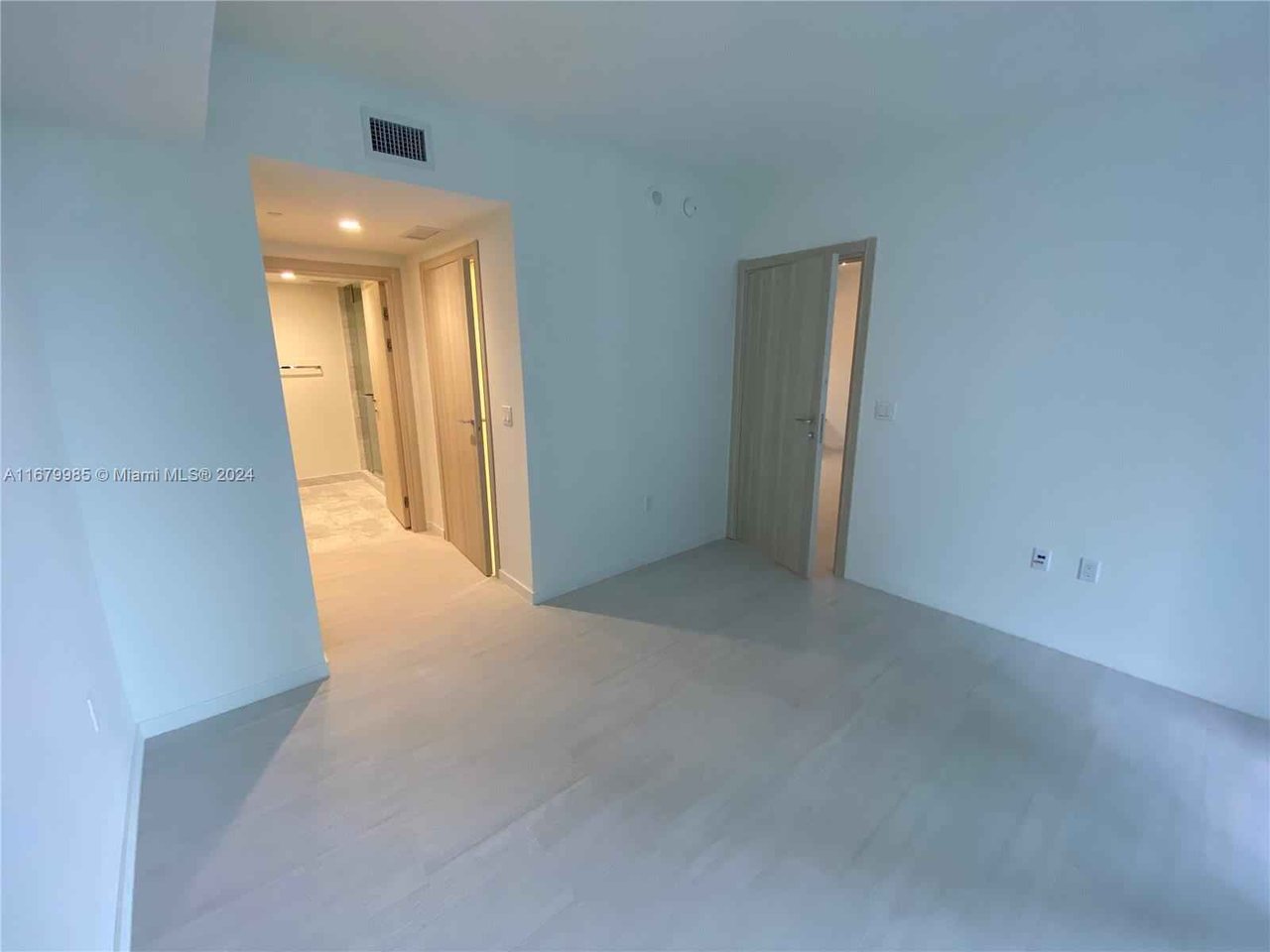 1000 Brickell Plaza Unit 2907