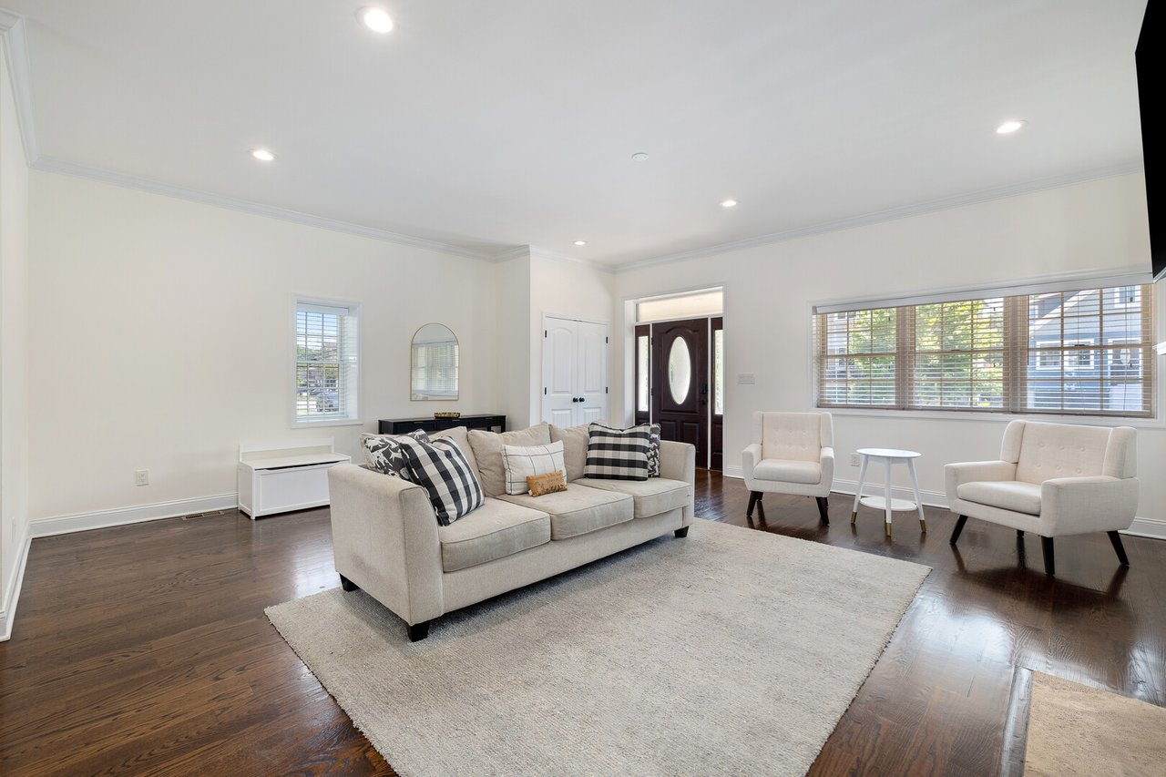 447 Forest Ave
