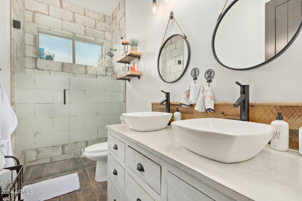 1540 E Villa Theresa