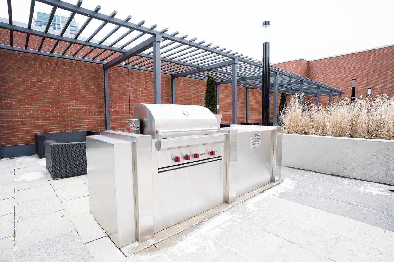 2212 Lake Shore Boulevard W 1803