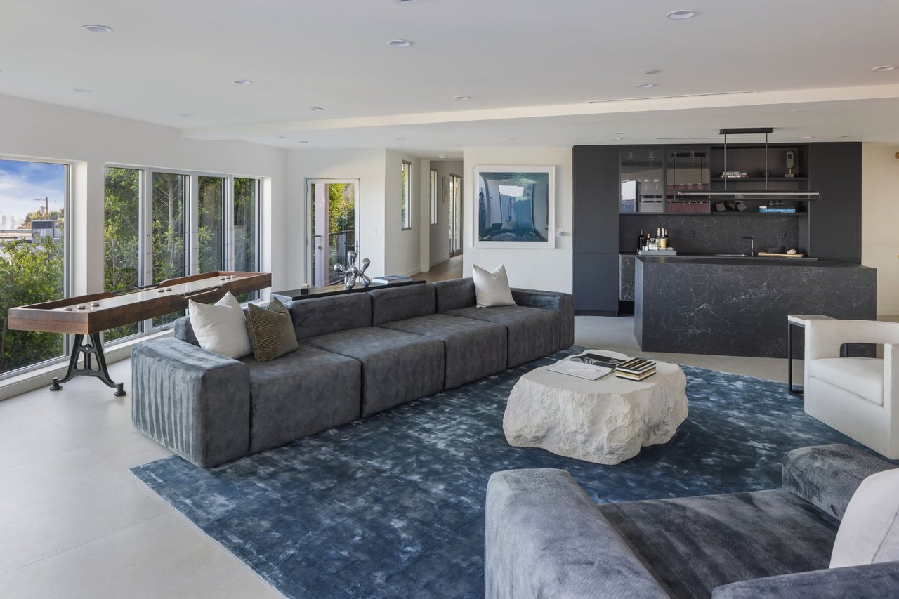9270 Kinglet Dr, Hollywood Hills
