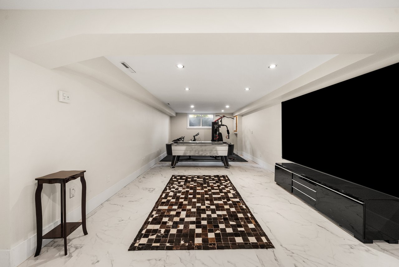 2154 Oneida Cres