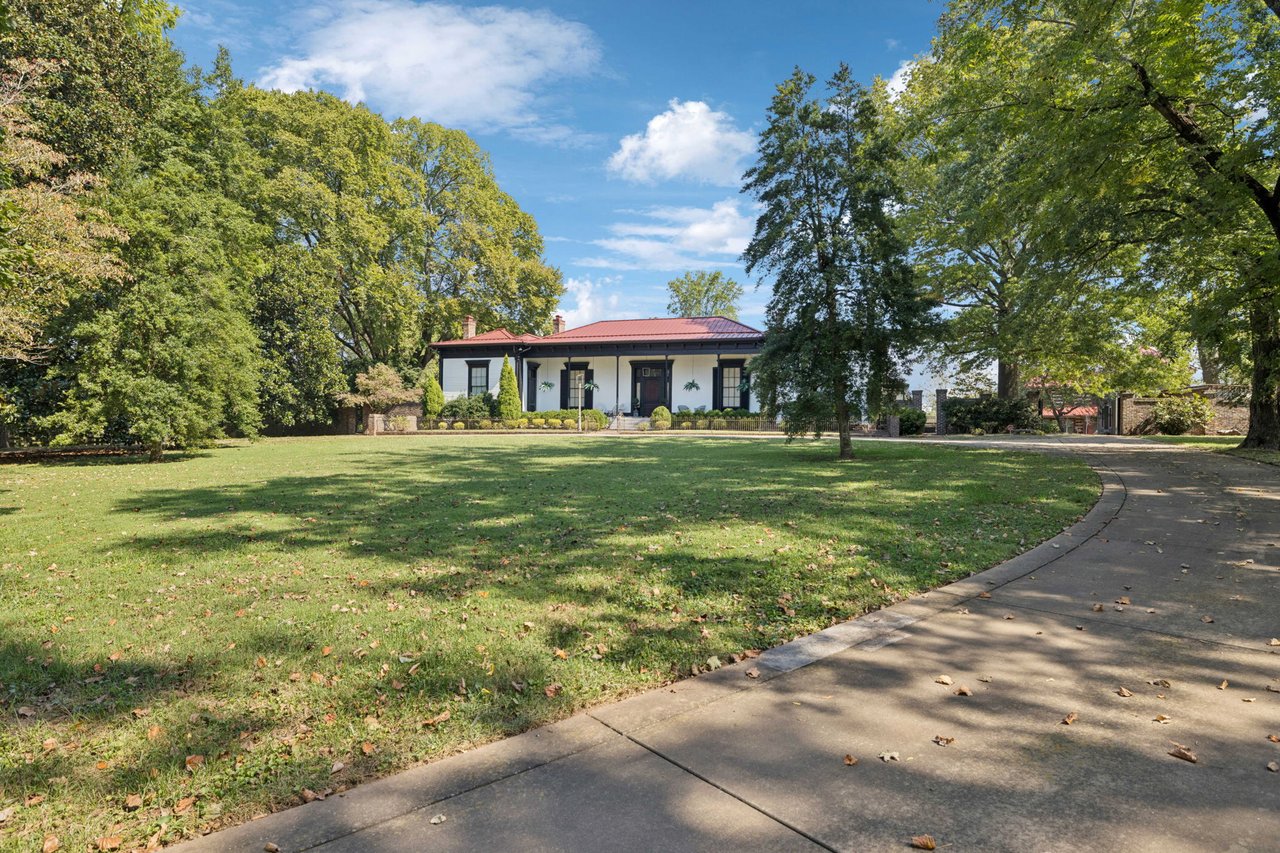 1512 Williamsport Pike