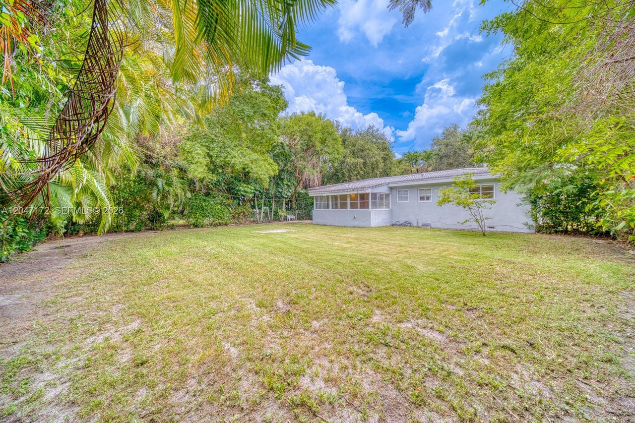 1116-almeria-avenue-coral-gables-home-for-sale-backyard
