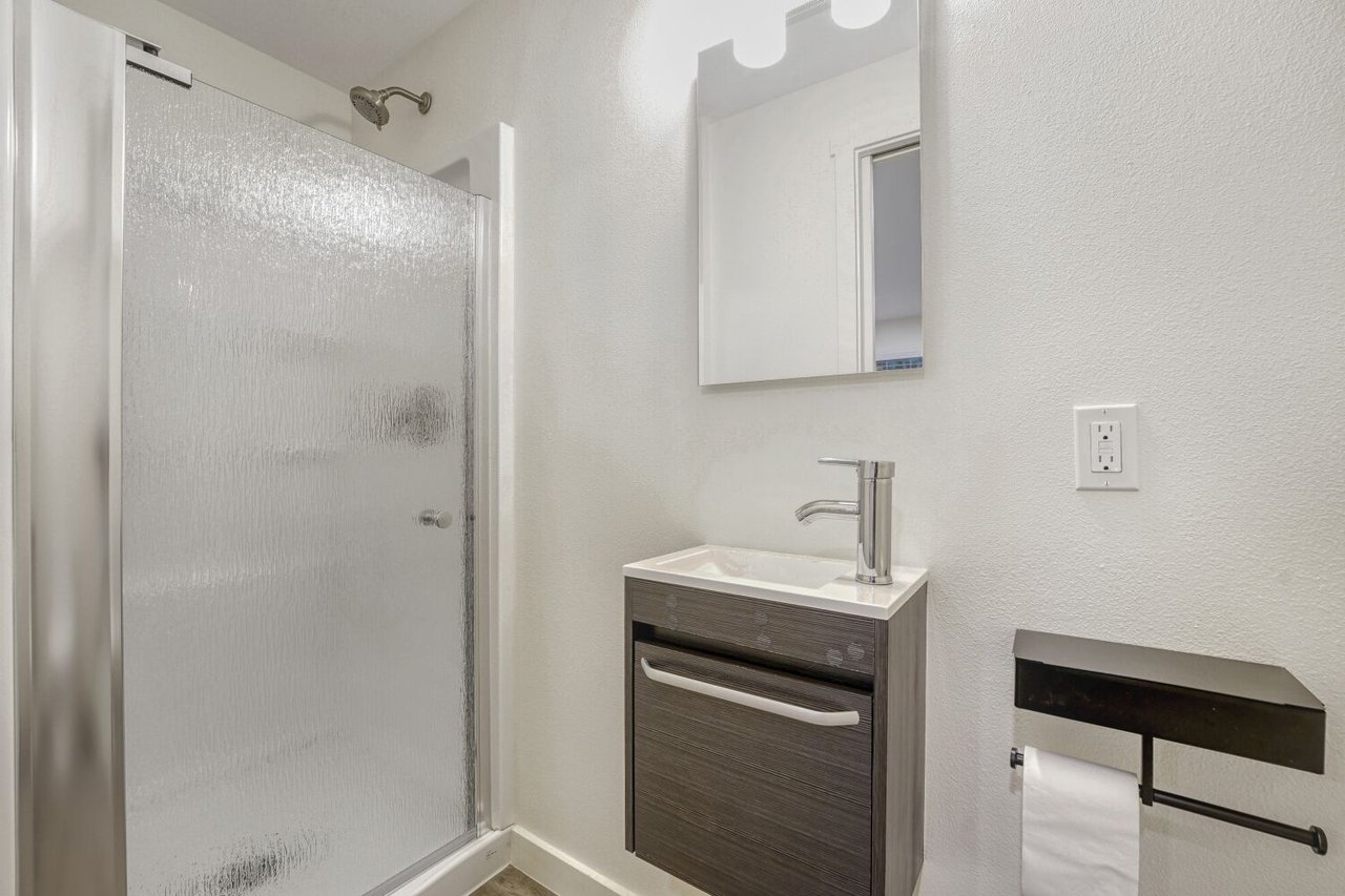 9632 S 216th St, Kent, WA 98031