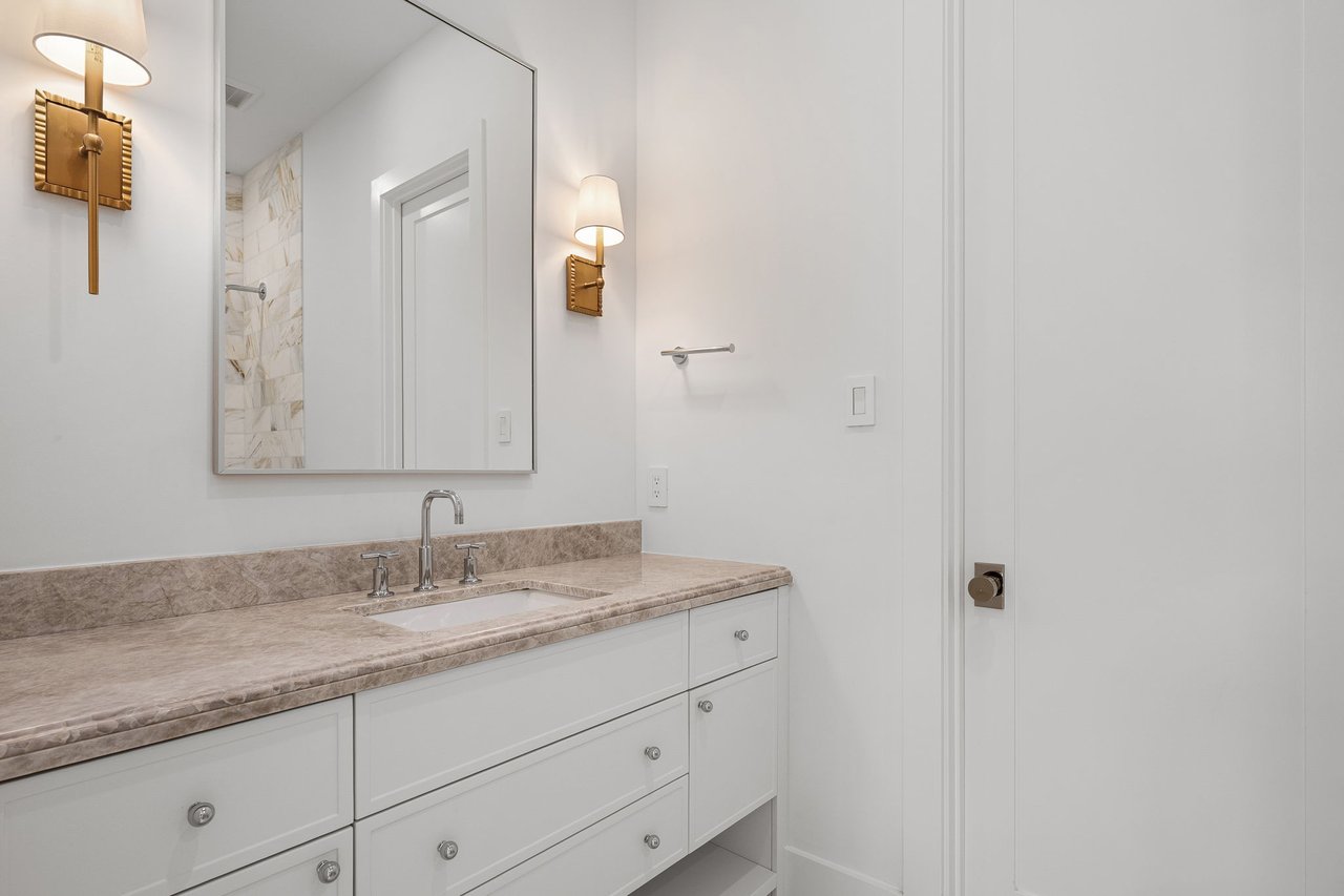 6533 Del Norte