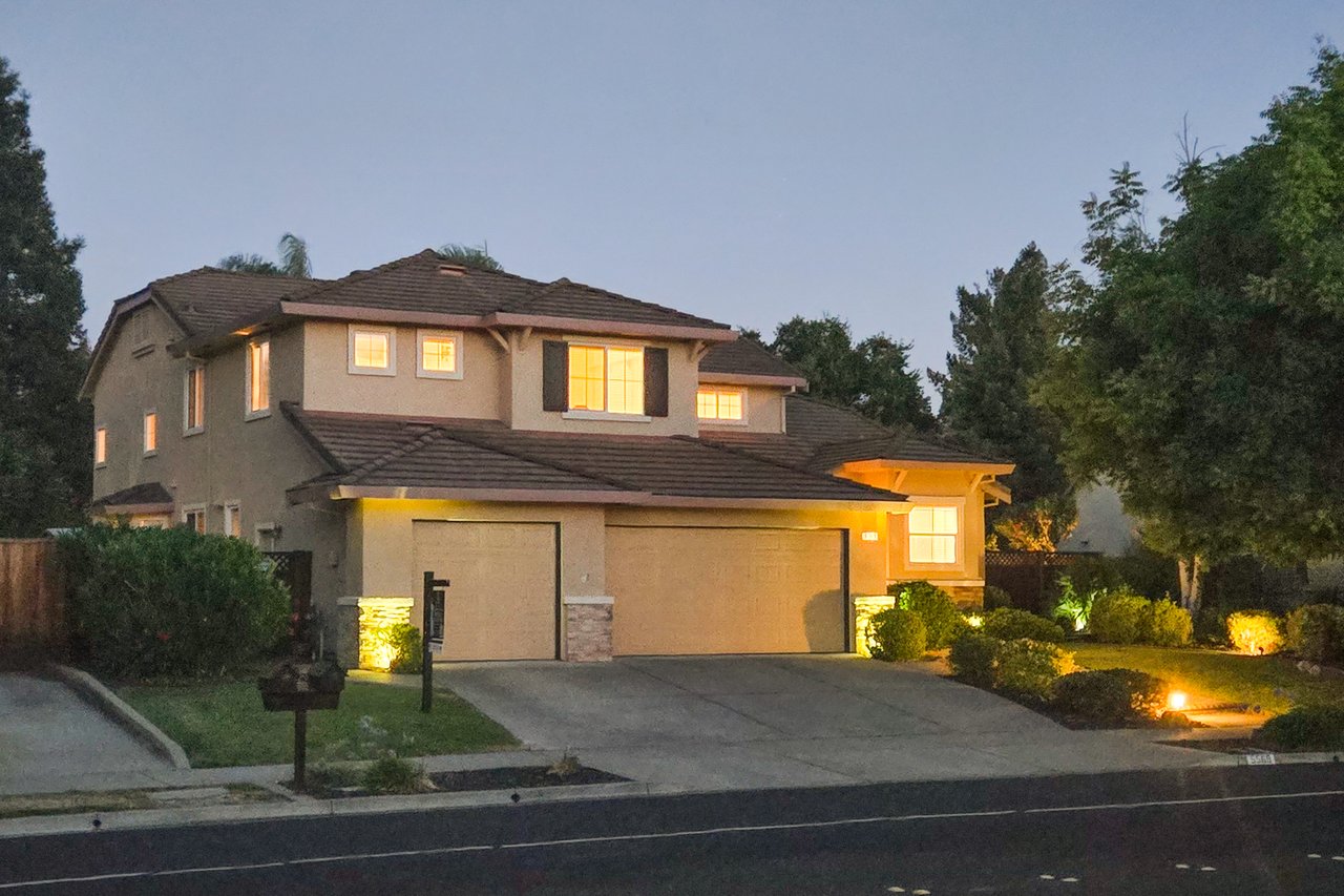 5569 Arlene Way