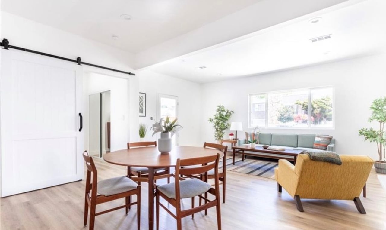 1731–1733 S New England St