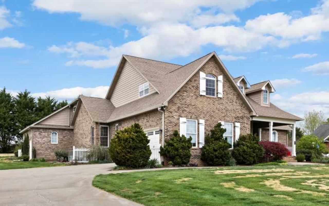 Wallace Luxury Spotlight | 1119 Cobble Way Maryville, TN 37803