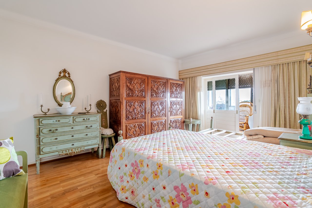 Rustic Four-Bedroom House with Private Land in Folhadela, Vila Real