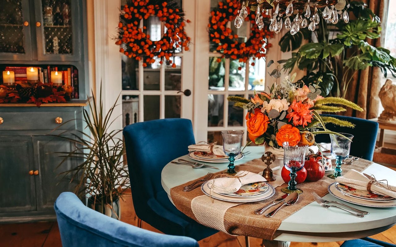 Hosting Holiday Guests: Tips for Aledo Homeowners