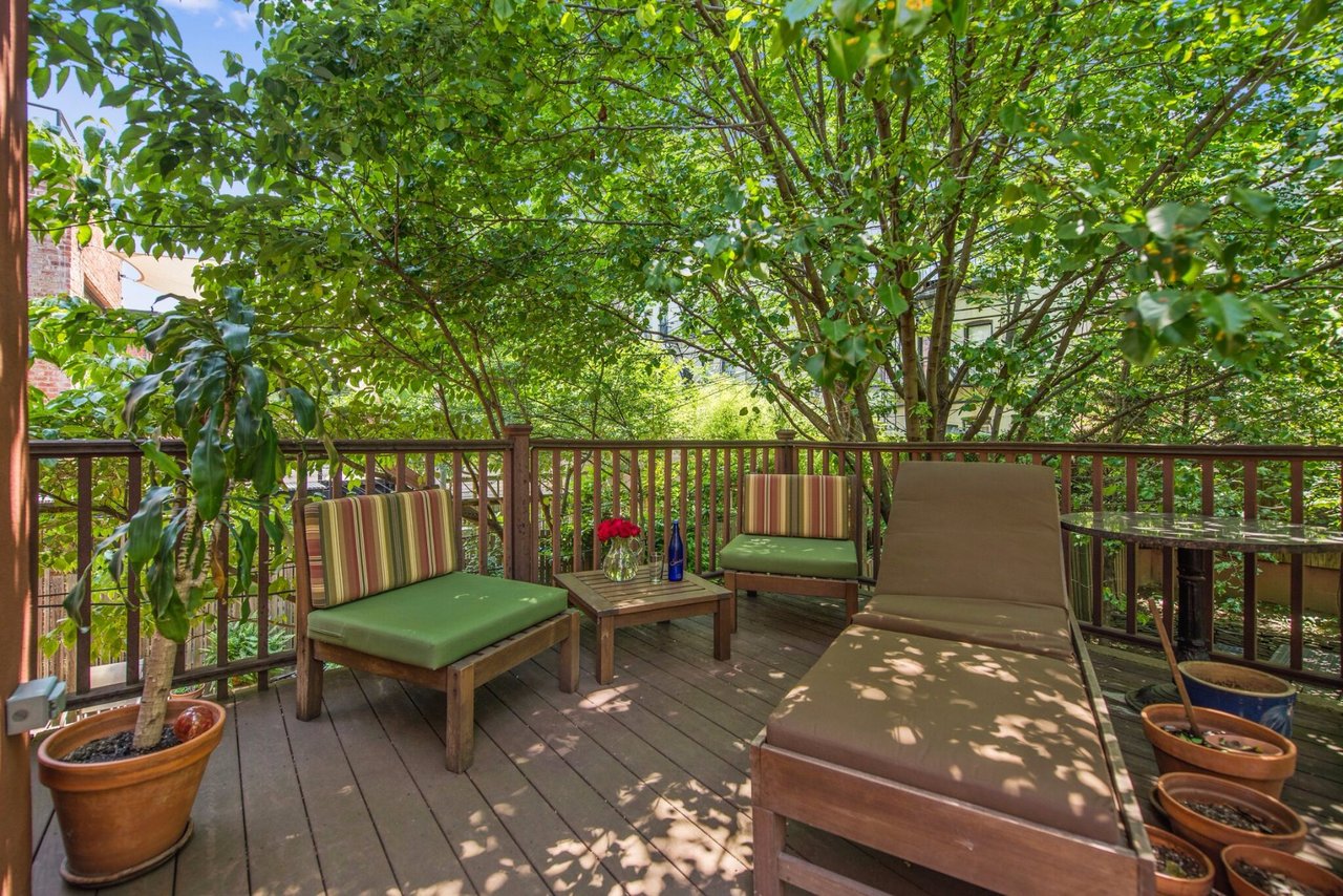 380 Sterling Pl