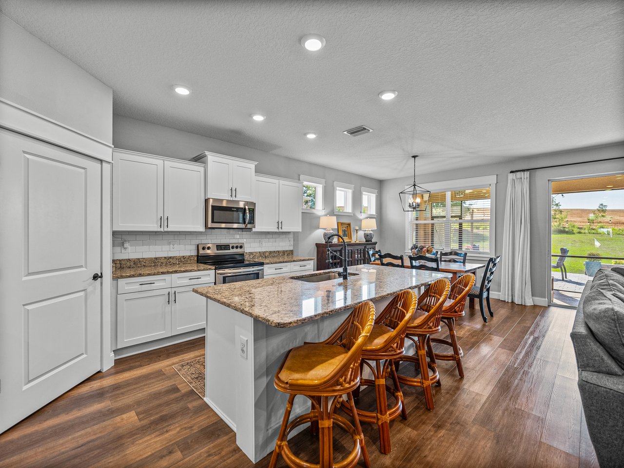 12492 EASTPOINTE DR