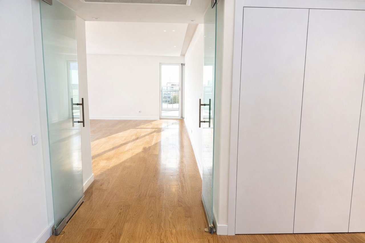 Luxury 3-Bedroom Apartment for Sale Near Lisbon with Tagus River Views & Parking